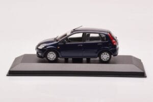 Ford Fusion Sinine Minichamps 1:43