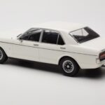 Ford Granada Mk1 Valge MCG 1:18 - image 5 of 6