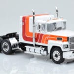 Ford LTL 9000 Valge Punane Oranž IXO 1:43 - image 3 of 5