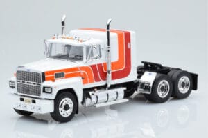 Ford LTL 9000 Valge Punane Oranž IXO 1:43