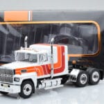 Ford LTL 9000 Valge Punane Oranž IXO 1:43 - image 5 of 5