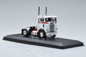 Freightliner COE Valge IXO 1:43 TR128 Metall - pilt 4/6