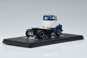 GMC 950 COE Sinine Valge IXO 1:43 TR150 Metall - pilt 2/6