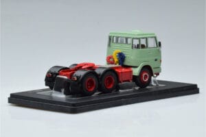 Henschel HS 19 TS Roheline IXO 1:43 TR151 Metall - pilt 2/6