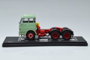 Henschel HS 19 TS Roheline IXO 1:43 TR151 Metall - pilt 3/6