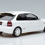 Honda Civic Type R EK9 Valge Otto 1:18 OT264 Vaik - image 2 of 7