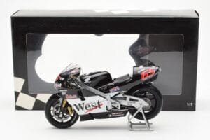 Honda NSR500 West Honda Pons #65 L. Capirossi 500cc World Championship 2001 Minichamps 1:12 122016165 Metall - pilt 4/4