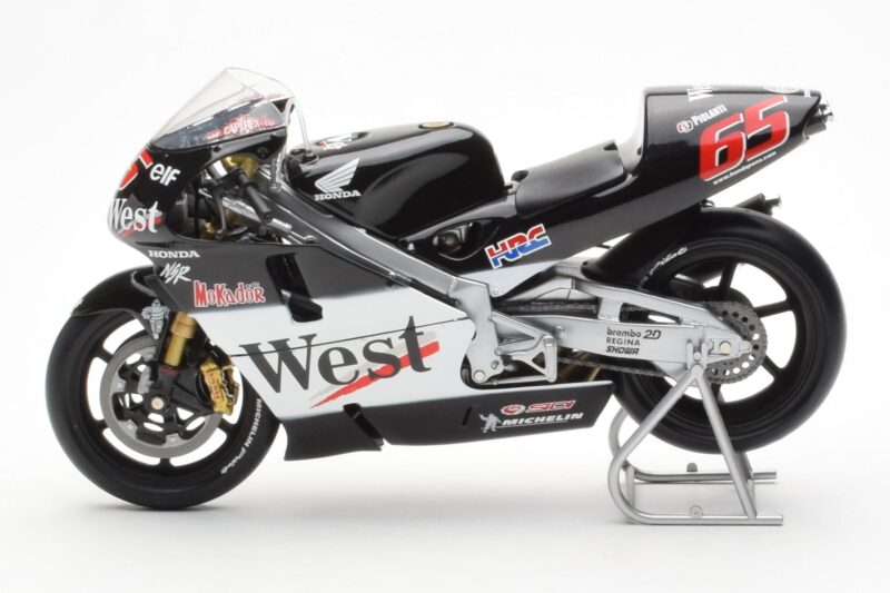 Honda NSR500 West Honda Pons #65 L. Capirossi 500cc World Championship 2001 Minichamps 1:12