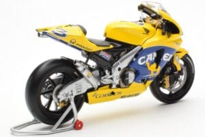 Honda RC211V Pramac Pons #3 M. Biaggi MotoGP 2003 Minichamps 1:12 122037103 Metall - pilt 3/4