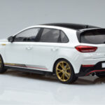 Hyundai i30 N PD Atlas Valge MCG 1:18 - image 5 of 6