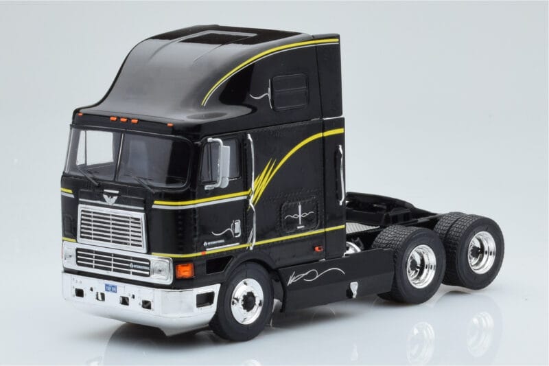 International Eagle Cabover Must IXO 1:43