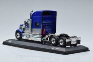 International Lonestar Sinine IXO 1:43 TR118 Metall - pilt 5/6