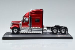 International Lonestar Punane IXO 1:43 TR103 Metall - pilt 3/6