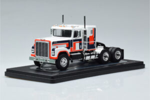 International Transtar 4300 Valge IXO 1:43
