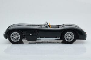Jaguar C-Type Roheline AUTOart 1:18 73500 Metall - pilt 5/8