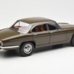 Jaguar XJ6 Series 1 4.2 Sable Pruun Paragon 1:18 - image 3 of 8