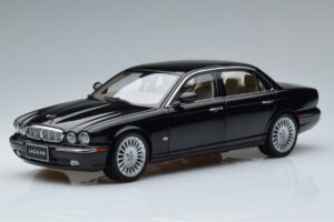 Jaguar XJ6 X350 Ebony Must Almost Real 1:18