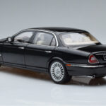 Jaguar XJ6 X350 Ebony Must Almost Real 1:18 - image 6 of 11
