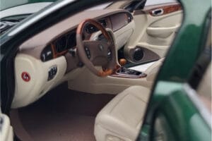 Jaguar XJ6 X350 Racing Roheline Almost Real 1:18 810502 Metall - pilt 8/13