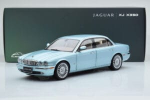 Jaguar XJ6 X350 Seafrost Helesinine Almost Real 1:18 810503 Metall - pilt 11/11
