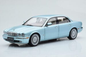 Jaguar XJ6 X350 Seafrost Helesinine Almost Real 1:18 810503