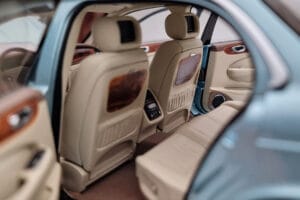 Jaguar XJ6 X350 Seafrost Helesinine Almost Real 1:18 810503 Metall - pilt 10/11