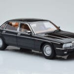 Jaguar XJ6 XJ40 Ebony Must Almost Real 1:18 - image 6 of 11