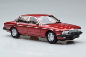 Jaguar XJ6 XJ40 Flamenco Punane Almost Real 1:18 810541 Metall - pilt 6/11