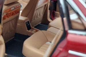 Jaguar XJ6 XJ40 Flamenco Punane Almost Real 1:18 810541 Metall - pilt 10/11