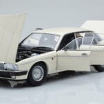 Jaguar XJ6 XJ40 Glacier Valge Almost Real 1:18 - image 2 of 11