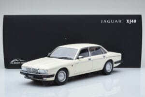 Jaguar XJ6 XJ40 Glacier Valge Almost Real 1:18 810542 Metall - pilt 11/11