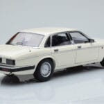 Jaguar XJ6 XJ40 Glacier Valge Almost Real 1:18 - image 3 of 11