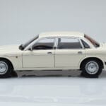 Jaguar XJ6 XJ40 Glacier Valge Almost Real 1:18 - image 4 of 11