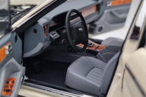 Jaguar XJ6 XJ40 Glacier Valge Almost Real 1:18 810542 Metall - pilt 8/11
