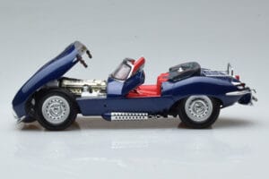 Jaguar XKSS Sinine AUTOart 1:18 73510 Metall - pilt 4/9