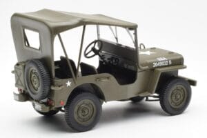 Jeep Willys Tentkatusega UT Models 1:18 180149002 Metall - pilt 2/6