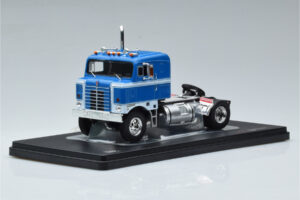 Kenworth Bullnose Sinine IXO 1:43