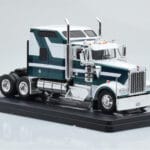 Kenworth W900 Roheline Valge IXO 1:43 - image 4 of 6