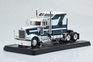 Kenworth W900 Roheline Valge IXO 1:43