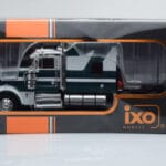 Kenworth W900 Roheline Valge IXO 1:43 - image 6 of 6