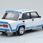 Lada 2105 VFTS Valge IXO 1:18 - image 2 of 6