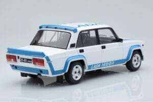 Lada 2105 VFTS Valge IXO 1:18 18CMC144 Metall - pilt 2/6