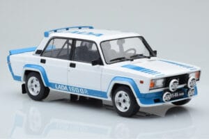 Lada 2105 VFTS Valge IXO 1:18 18CMC144 Metall - pilt 4/6