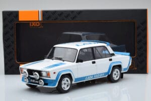 Lada 2105 VFTS Valge IXO 1:18 18CMC144 Metall - pilt 6/6