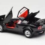 Lamborghini Countach LP 5000 Quattrovalvole Must Kyosho 1:18 - image 5 of 8