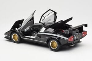 Lamborghini Countach LP 500R Must Kyosho 1:18 08320C Metall - pilt 5/8