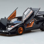 Lamborghini Countach LP500S Walter Wolf Tumesinine Kyosho 1:18 - image 2 of 11