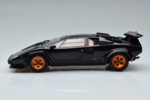 Lamborghini Countach LP500S Walter Wolf Tumesinine Kyosho 1:18 08320D Metall - pilt 5/11