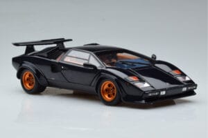 Lamborghini Countach LP500S Walter Wolf Tumesinine Kyosho 1:18 08320D Metall - pilt 6/11