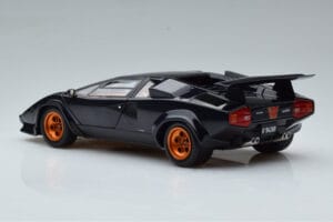 Lamborghini Countach LP500S Walter Wolf Tumesinine Kyosho 1:18 08320D Metall - pilt 7/11